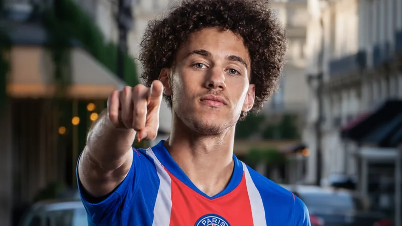 Akliouche viaja a Paris para fechar com o PSG Akliouche viaja a Paris para fechar com o PSG