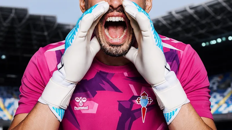 Celta Vigo acerta empréstimo de Altay Bayindir com o Man United