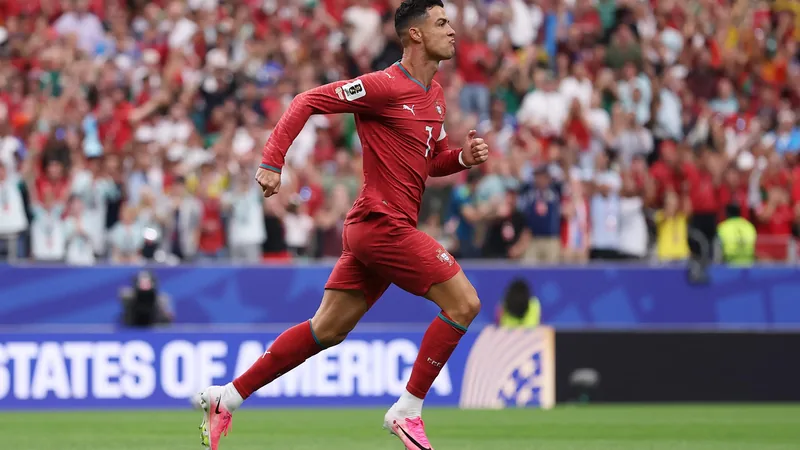 Cristiano Ronaldo faz história ao marcar em seis Copas do Mundo