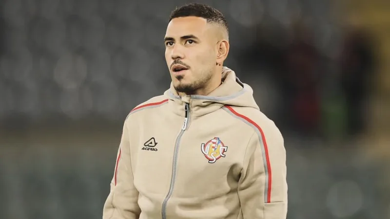Jogador de futebol paraguaio com uniforme do Internacional comemora gol no estádio Beira-Rio, com torcida ao fundo. — latest news and analysis.