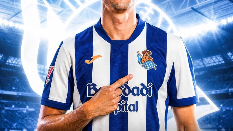 Nayef Aguerd, zagueiro marroquino, vestindo a camisa da Real Sociedad em um estádio, com a torcida ao fundo. — latest news and analysis.